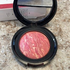 Laura Geller baked blush-n-brighten “Starfish Island”